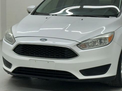 Used 2015 Ford Focus SE image 48