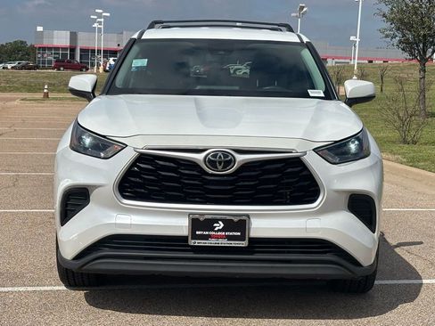 Used 2022 Toyota Highlander L image 3