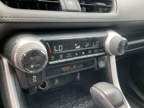 Used 2022 Toyota RAV4 XLE w/ Convenience Package FWD image 23