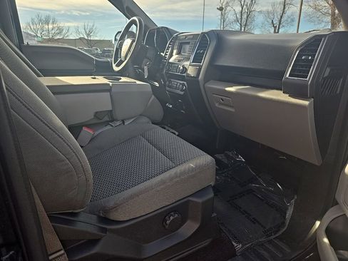 Used 2016 Ford F150 XLT image 25