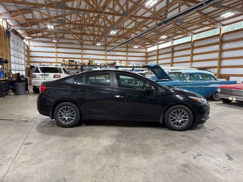 Used 2016 Chevrolet Cruze LS FWD image 7