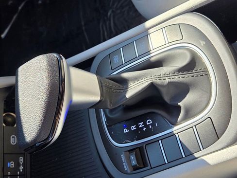 Used 2025 Hyundai Kona SE image 21