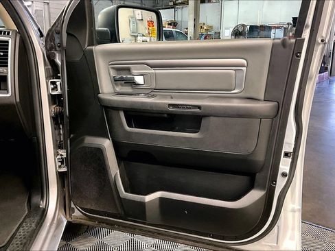Used 2022 RAM 1500 Classic SLT RWD image 25