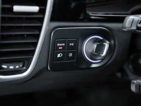 Certified 2022 Porsche Cayenne AWD/4WD image 26