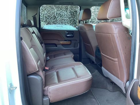 Used 2018 Chevrolet Silverado 1500 High Country image 5