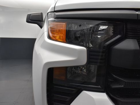 Used 2022 Chevrolet Silverado 1500 W/T w/ WT Value Package image 6