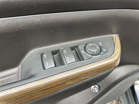 Used 2023 GMC Acadia SLE w/ Driver Convenience Package image 13