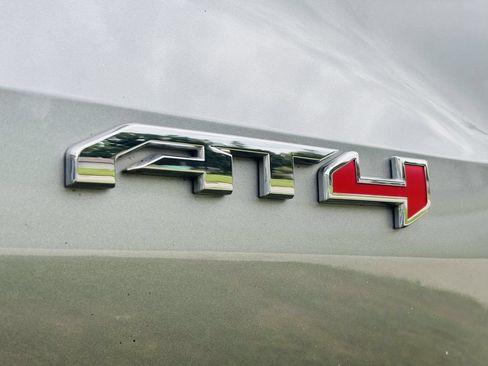 Used 2023 GMC Canyon AT4 w/ AT4 Premium Package AWD/4WD image 6