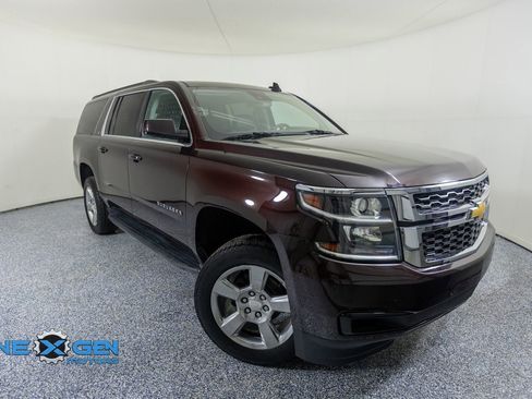 Used 2020 Chevrolet Suburban LT w/ Luxury Package AWD/4WD image 1