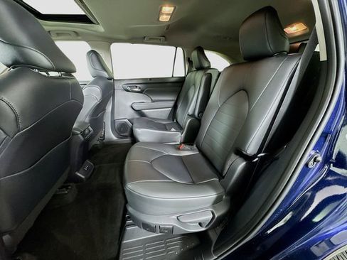 Used 2025 Toyota Highlander XLE AWD/4WD image 27