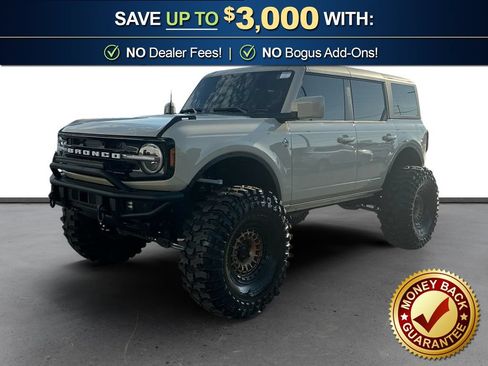 Used 2025 Ford Bronco Outer Banks AWD/4WD image 1