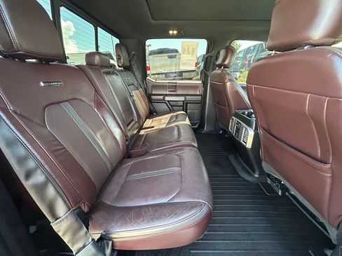 Used 2015 Ford F150 Platinum w/ Equipment Group 701A Luxury AWD/4WD image 29