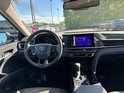 Used 2025 Toyota Camry LE FWD image 18
