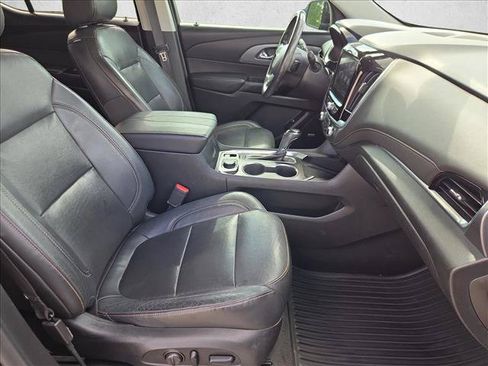 Used 2020 Chevrolet Traverse Premier FWD image 17