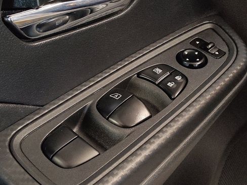 Used 2024 Nissan Versa SV image 27