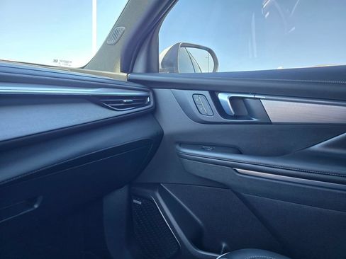 Used 2025 Buick Enclave Preferred FWD image 25