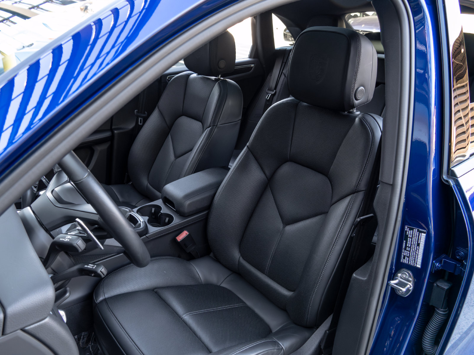 Certified 2026 Porsche Macan AWD/4WD image 5
