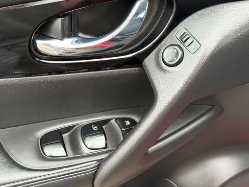 Used 2018 Nissan Rogue Sport SV image 13