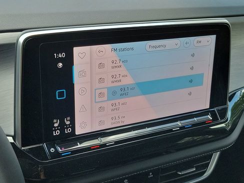 New 2026 Volkswagen Atlas Cross Sport SE FWD image 9