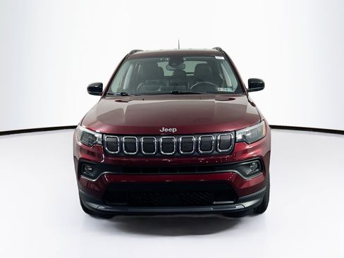 Used 2022 Jeep Compass Latitude w/ Convenience Group AWD/4WD image 2