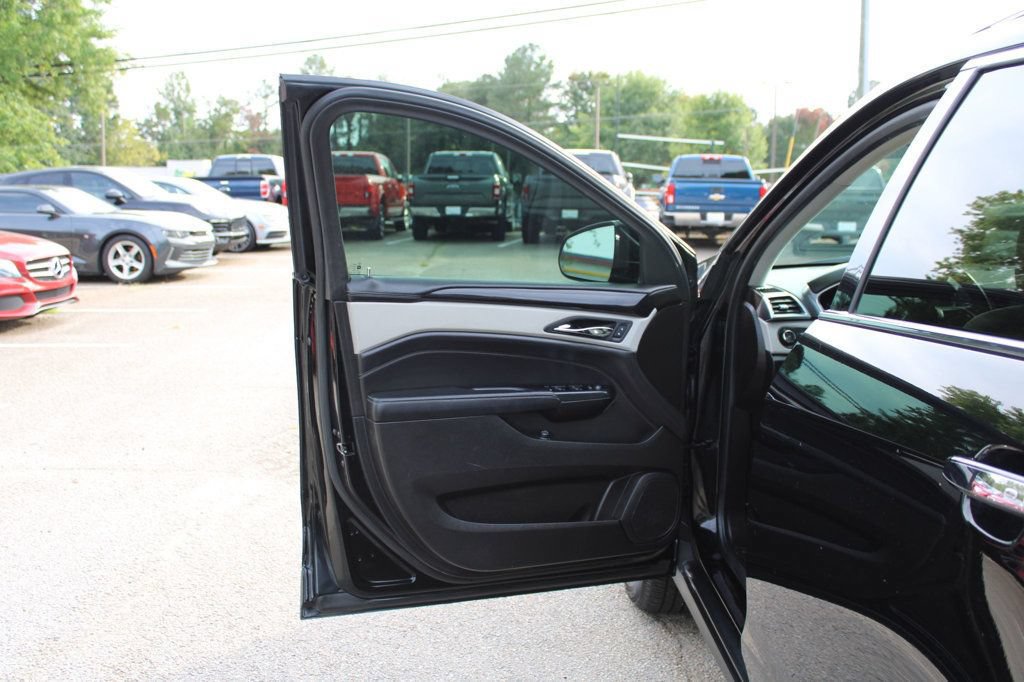 Used 2016 Cadillac SRX Luxury w/ Driver Awareness Package FWD image 15