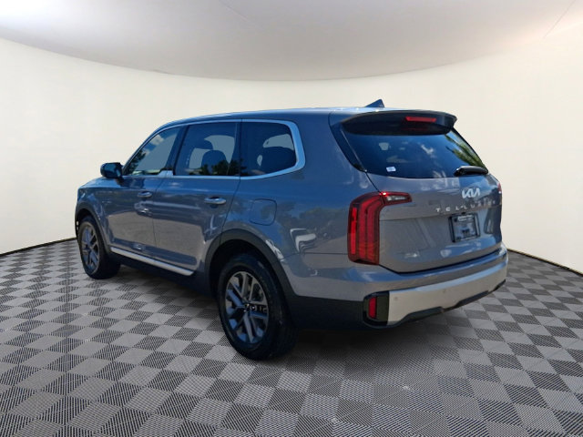 Used 2024 Kia Telluride LX FWD image 4