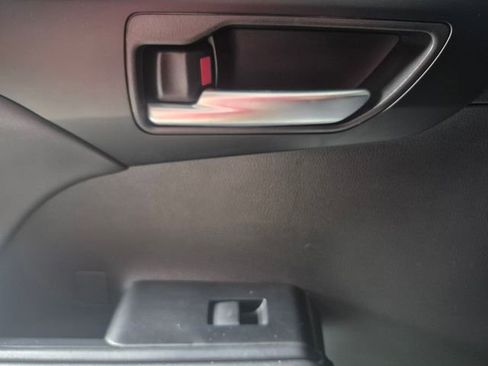 Certified 2025 Toyota Highlander XLE image 30