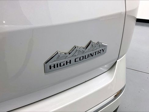 Used 2018 Chevrolet Traverse High Country image 41