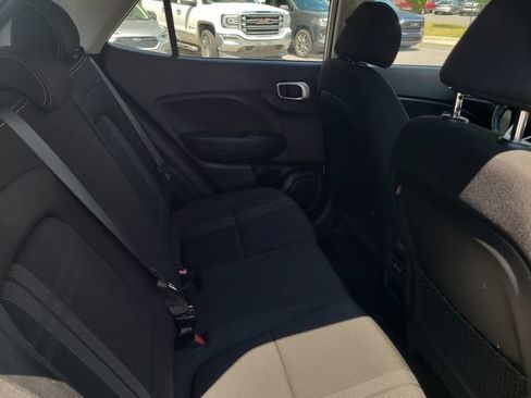 Used 2025 Hyundai Venue SEL FWD image 27
