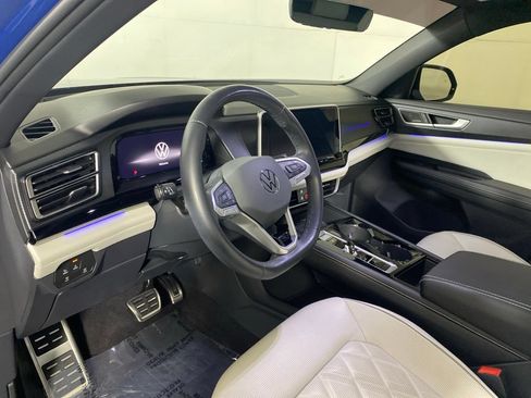 Used 2024 Volkswagen Atlas Cross Sport SEL Premium R-Line AWD/4WD image 12
