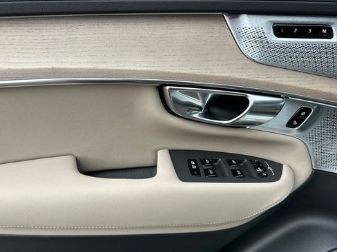 New 2026 Volvo XC90 T8 Ultra w/ Lounge Package AWD/4WD image 10