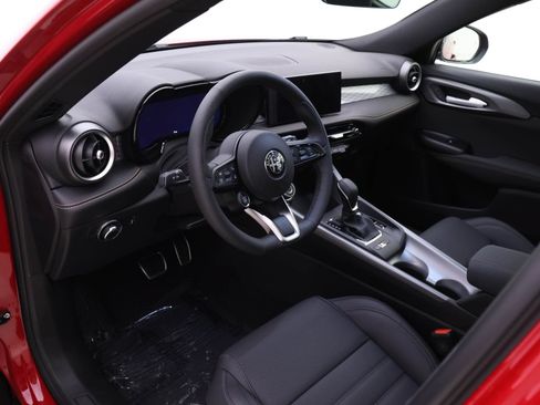 New 2025 Alfa Romeo Tonale w/ Premium Package AWD/4WD image 6
