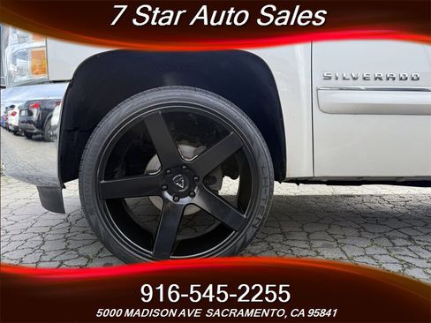 Used 2013 Chevrolet Silverado 1500 LT image 17