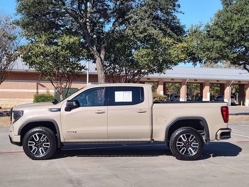 Used 2022 GMC Sierra 1500 AT4 w/ AT4 Preferred Package AWD/4WD image 6