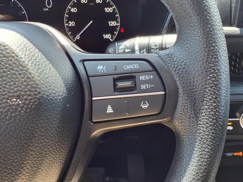 Used 2024 Honda CR-V EX image 17