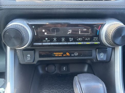 Used 2021 Toyota RAV4 LE AWD/4WD image 18