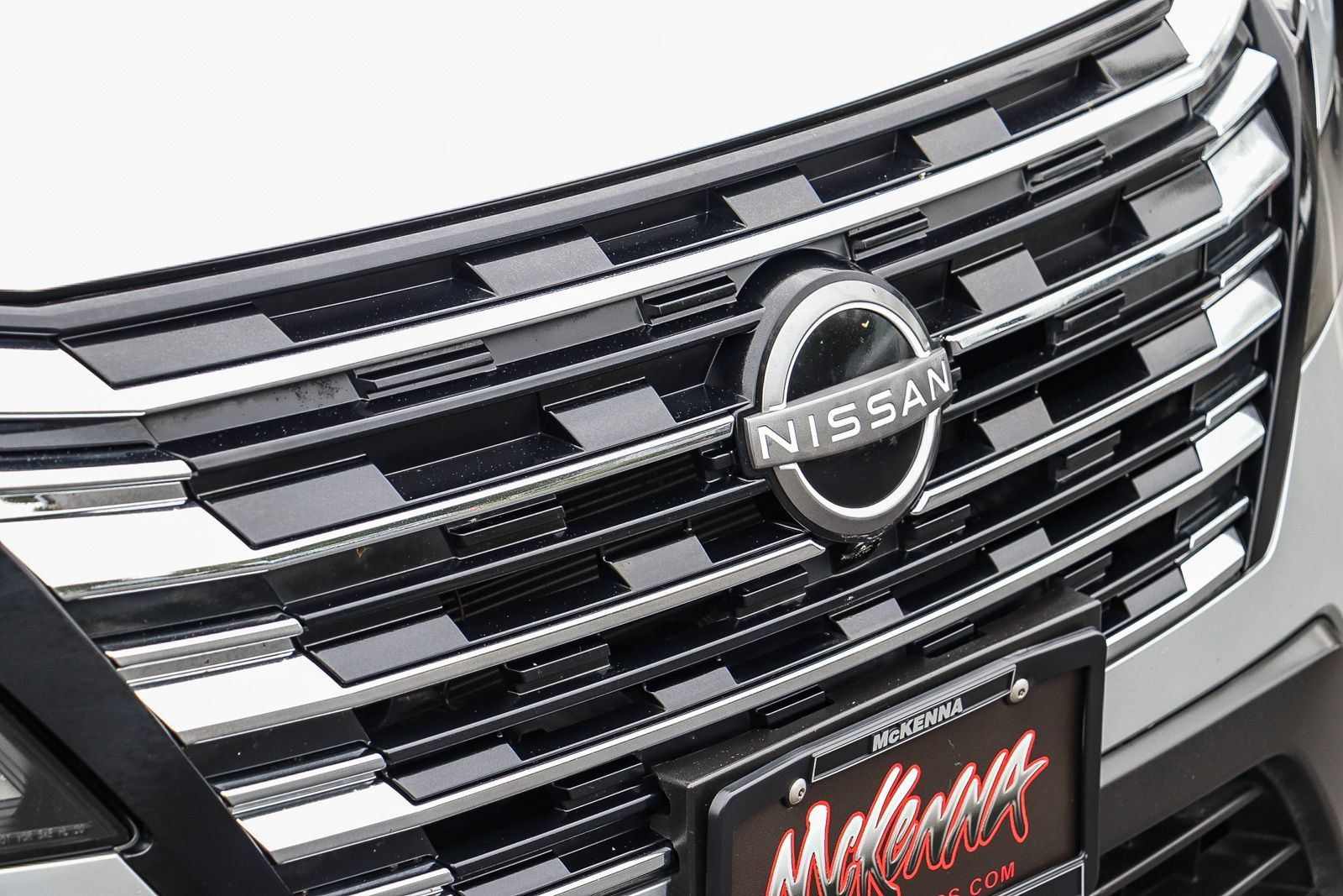 Used 2024 Nissan Rogue S FWD image 5