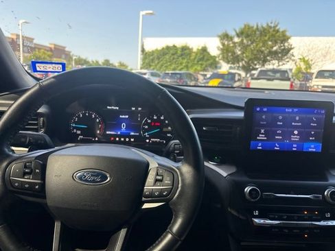 Used 2020 Ford Explorer XLT RWD image 10