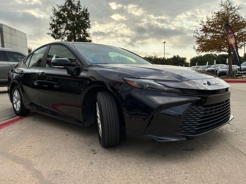 Used 2026 Toyota Camry LE FWD image 4