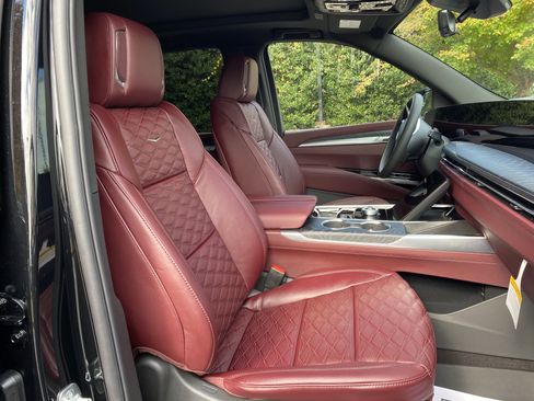 Used 2026 Cadillac Escalade Sport w/ Touring Package image 37