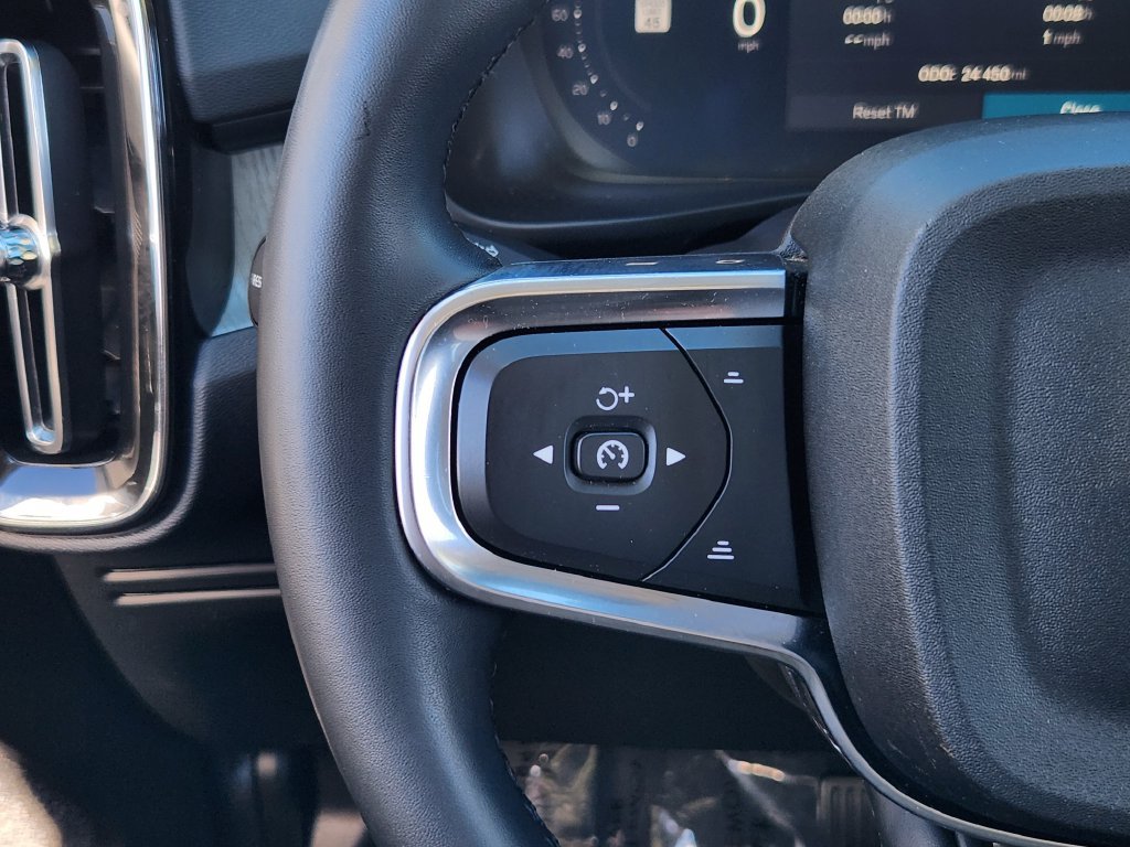 Used 2025 Volvo XC40 B5 Plus w/ Climate Package AWD/4WD image 18