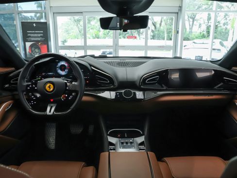 Used 2025 Ferrari Purosangue image 9