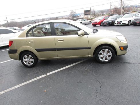 Used 2009 Kia Rio LX w/ PWR Pkg image 3