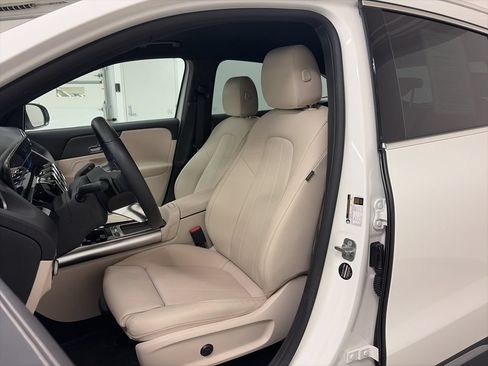 Certified 2025 Mercedes-Benz GLA 250 4MATIC image 16