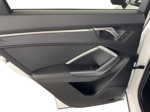 New 2025 Audi Q3 2.0T Premium image 17