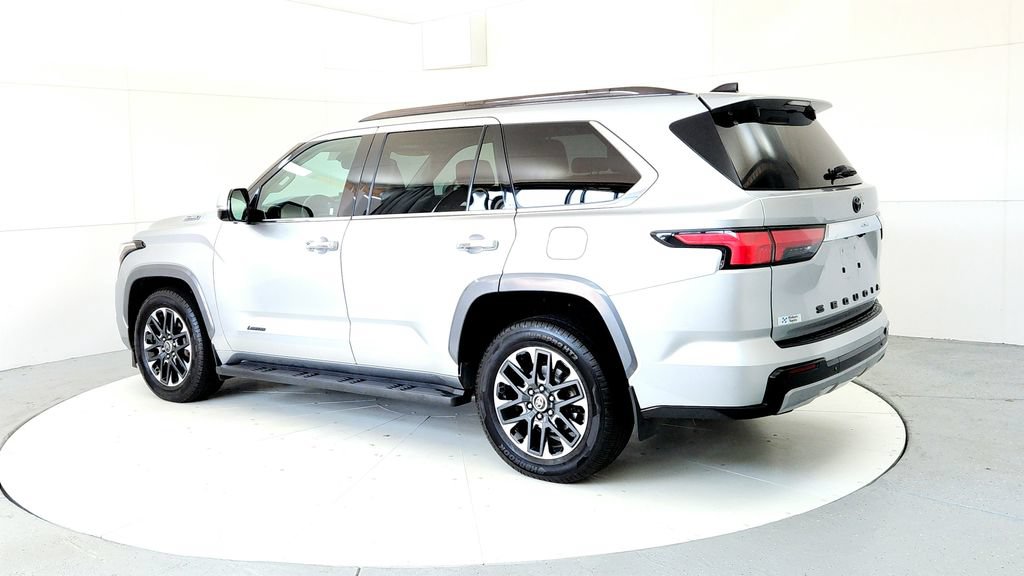 Certified 2023 Toyota Sequoia Limited AWD/4WD image 4