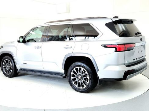 Used 2023 Toyota Sequoia Limited AWD/4WD image 4