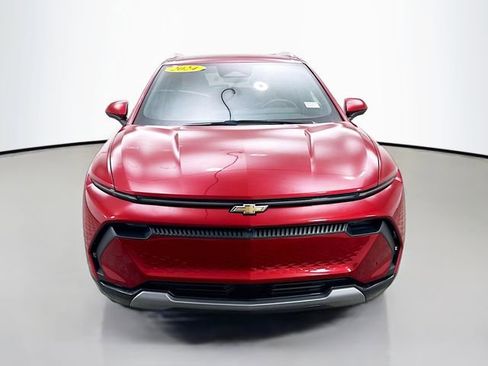 Used 2024 Chevrolet Equinox EV LT image 2