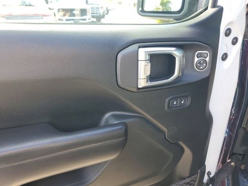 Used 2021 Jeep Wrangler Unlimited Sport image 23