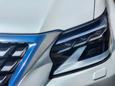Used 2023 Lexus GX 460 Premium w/ Premium Plus Package AWD/4WD image 9